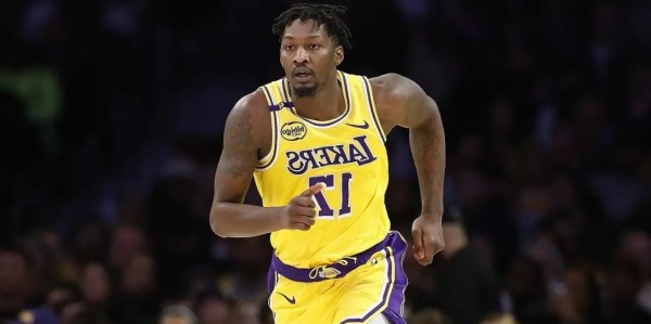 开云下载-忍无可忍！4年5270万，场均3分+三分24.3%，火媒破防：最烂的签约